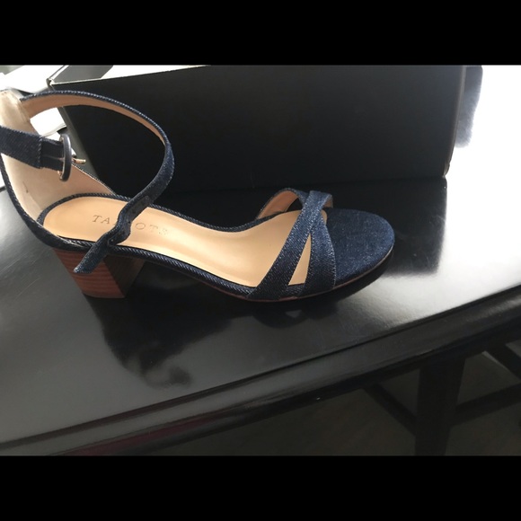 NWT Talbots size 6 sandal in unwashed - Picture 3 of 4